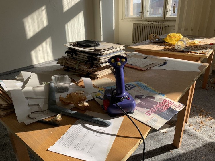 V některých kancelářích jsou stále nejrůznejší poklady