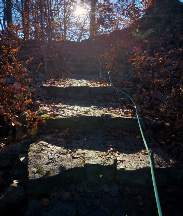 Zřícenina hradu Štamberk a kamenné moře
