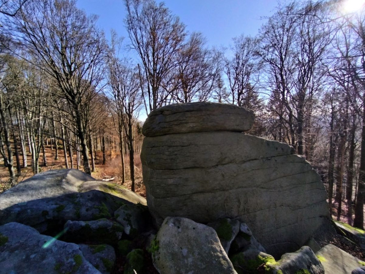 Zřícenina hradu Štamberk a kamenné moře