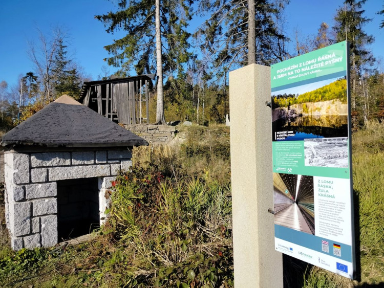 Zřícenina hradu Štamberk a kamenné moře