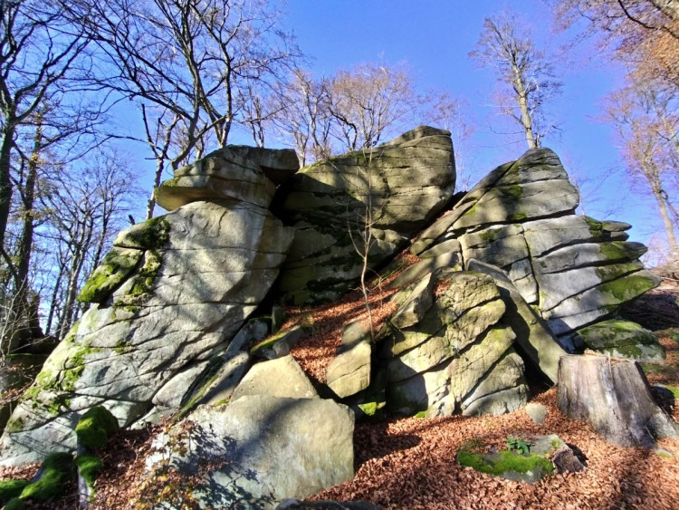 Zřícenina hradu Štamberk a kamenné moře