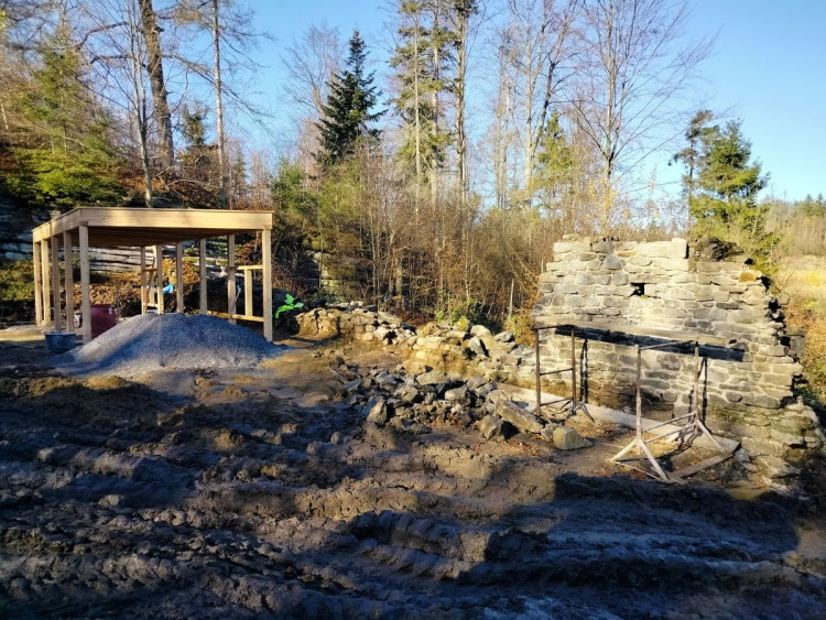 Zřícenina hradu Štamberk a kamenné moře