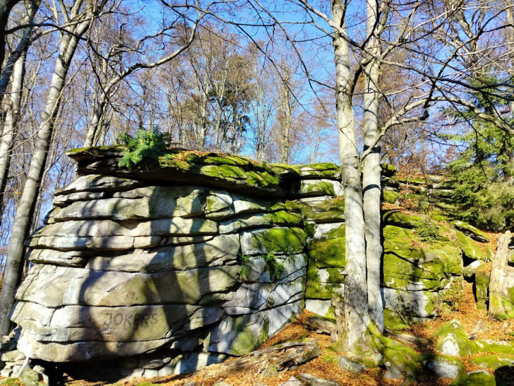 Zřícenina hradu Štamberk a kamenné moře