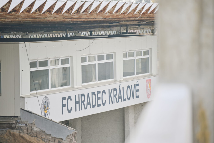 GALERIE: Stavba nového fotbalového stadionu v Hradci Králové