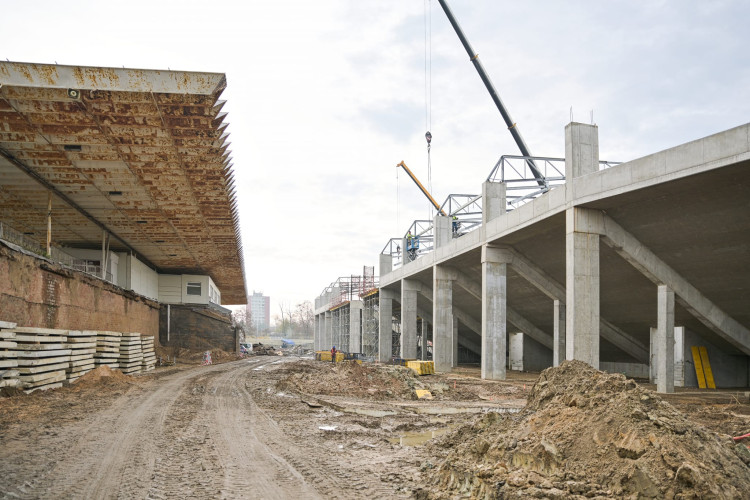 GALERIE: Stavba nového fotbalového stadionu v Hradci Králové