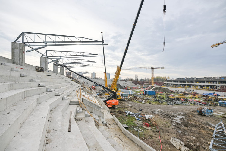 GALERIE: Stavba nového fotbalového stadionu v Hradci Králové