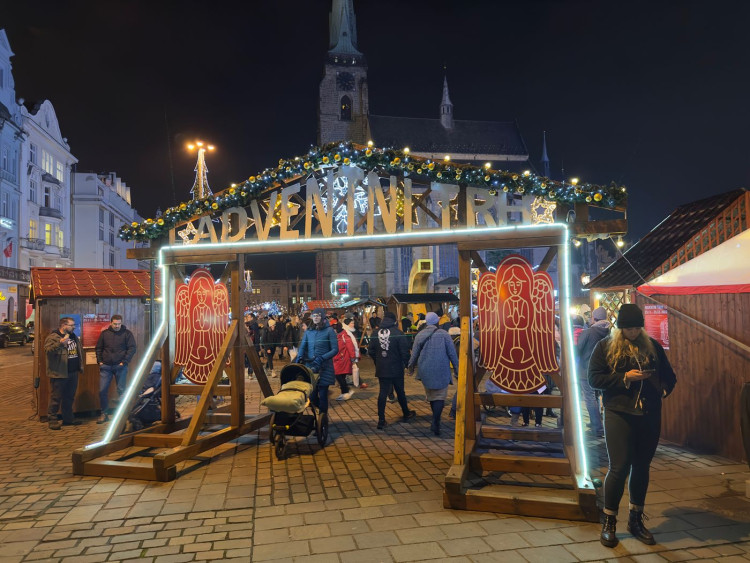 FOTOGALERIE: Vánoční trhy v Plzni začaly