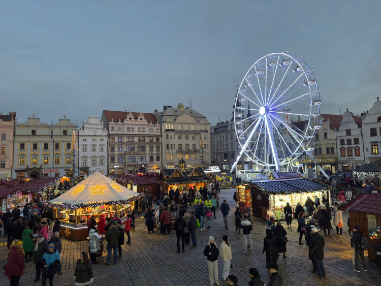 FOTOGALERIE: Vánoční trhy v Plzni začaly