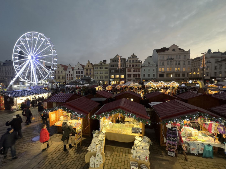 FOTOGALERIE: Vánoční trhy v Plzni začaly