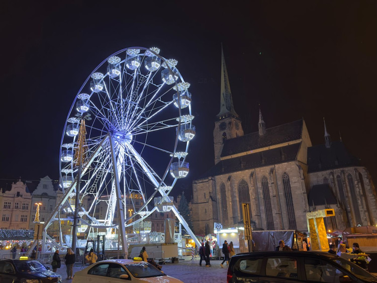 FOTOGALERIE: Vánoční trhy v Plzni začaly
