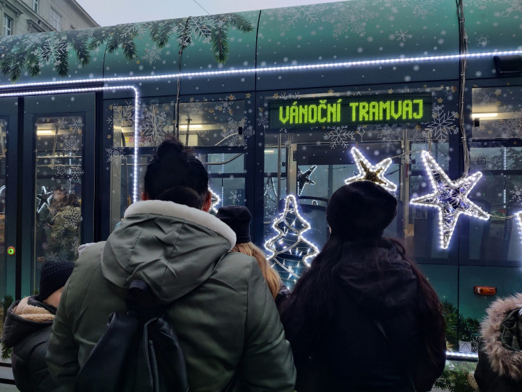 FOTOGALERIE: Vánoční strom a vánoční tramvaj 2022