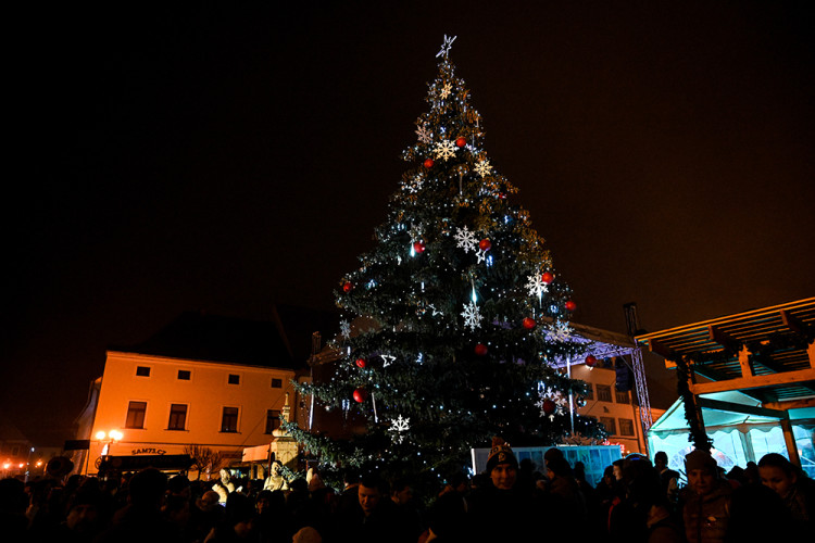 Vánoční strom v Písku. Autor: piseckem.cz