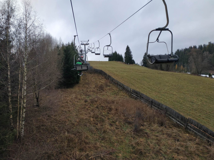 FOTOGALERIE: První lyžování v Branné