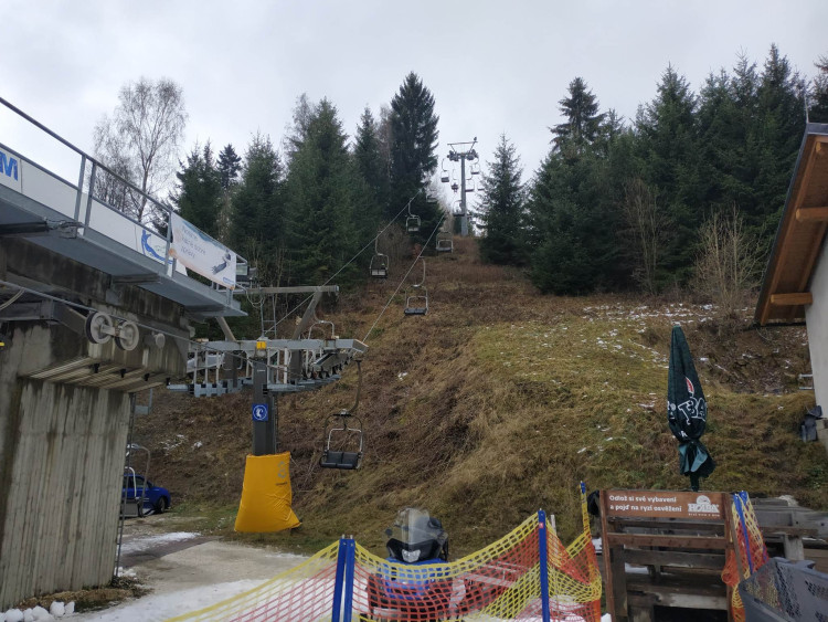 FOTOGALERIE: První lyžování v Branné