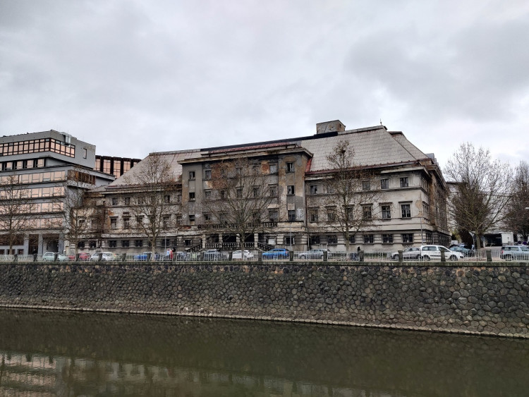 FOTOGALERIE: Zchátralé městské lázně v centru Plzně