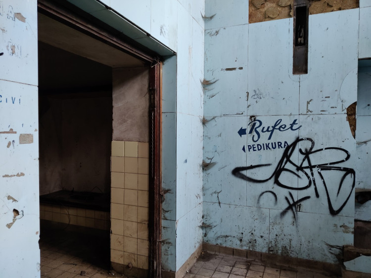 FOTOGALERIE: Zchátralé městské lázně v centru Plzně