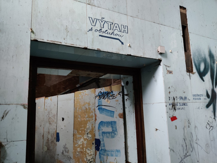 FOTOGALERIE: Zchátralé městské lázně v centru Plzně