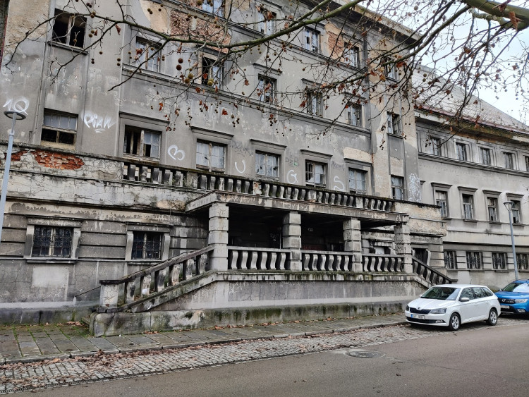 FOTOGALERIE: Zchátralé městské lázně v centru Plzně