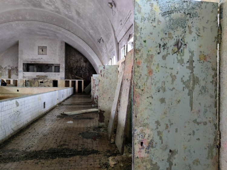 FOTOGALERIE: Zchátralé městské lázně v centru Plzně