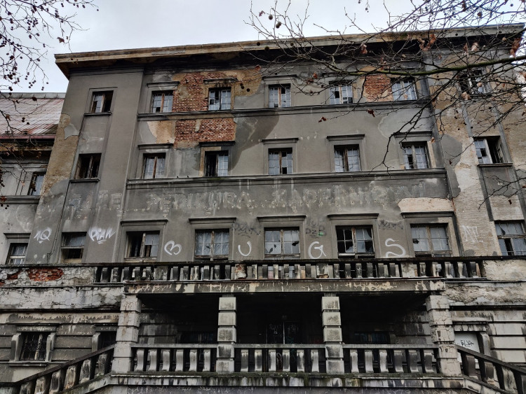 FOTOGALERIE: Zchátralé městské lázně v centru Plzně