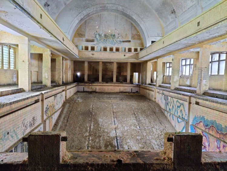 FOTOGALERIE: Zchátralé městské lázně v centru Plzně