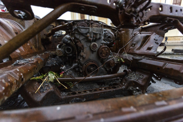 FOTOGALERIE: Válku na Ukrajině připomínají v Olomouci zdevastovaná auta