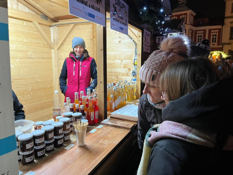 GALERIE: První víkend na vánočních trzích v Hradci Králové