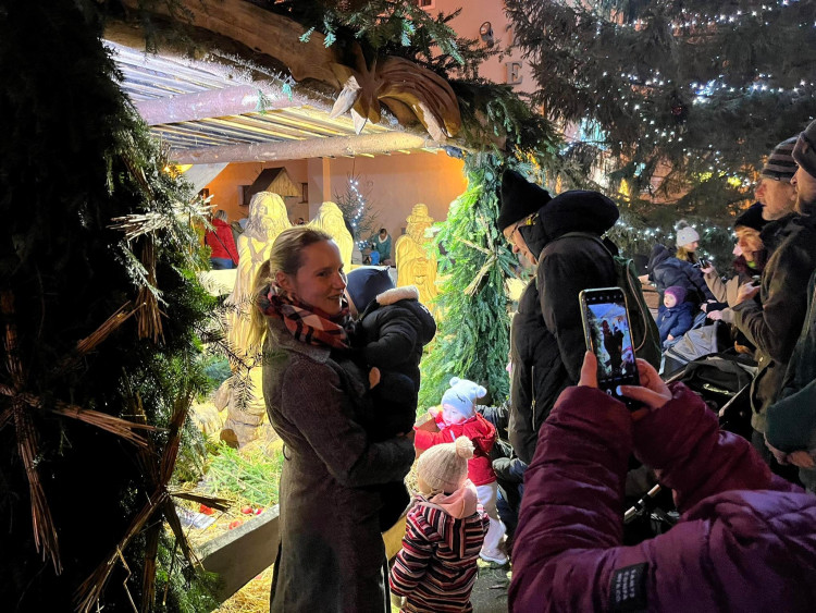 GALERIE: První víkend na vánočních trzích v Hradci Králové