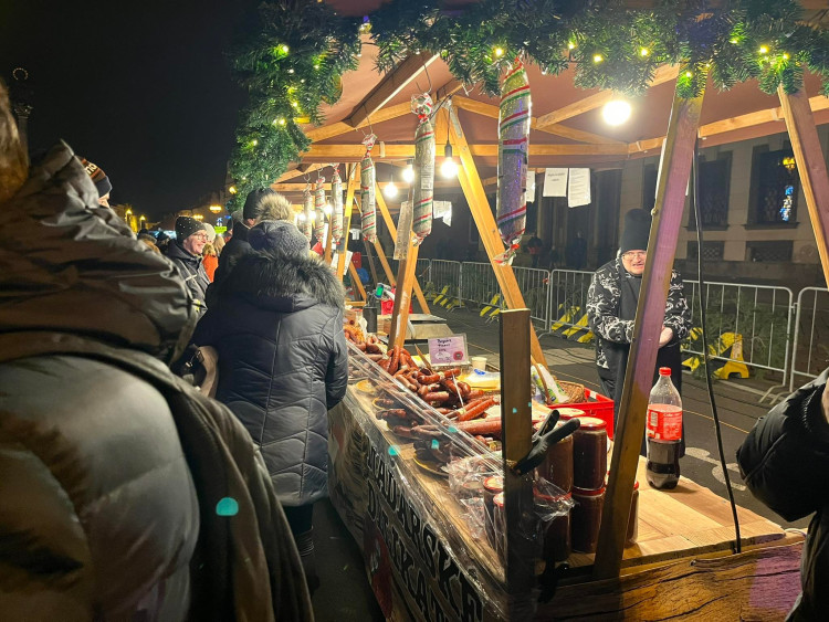 GALERIE: První víkend na vánočních trzích v Hradci Králové