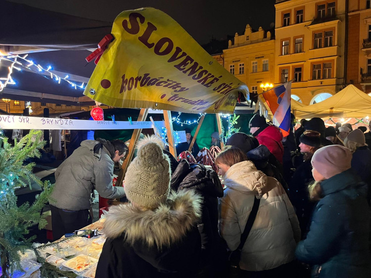 GALERIE: První víkend na vánočních trzích v Hradci Králové