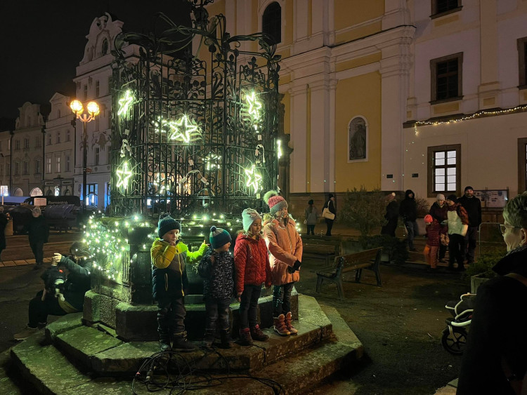 GALERIE: První víkend na vánočních trzích v Hradci Králové