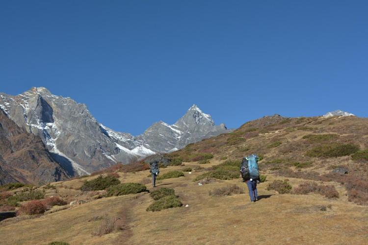 FOTOGALERIE: SAMA V NEPÁLU:  Cho Oyu střídá Mount Everest