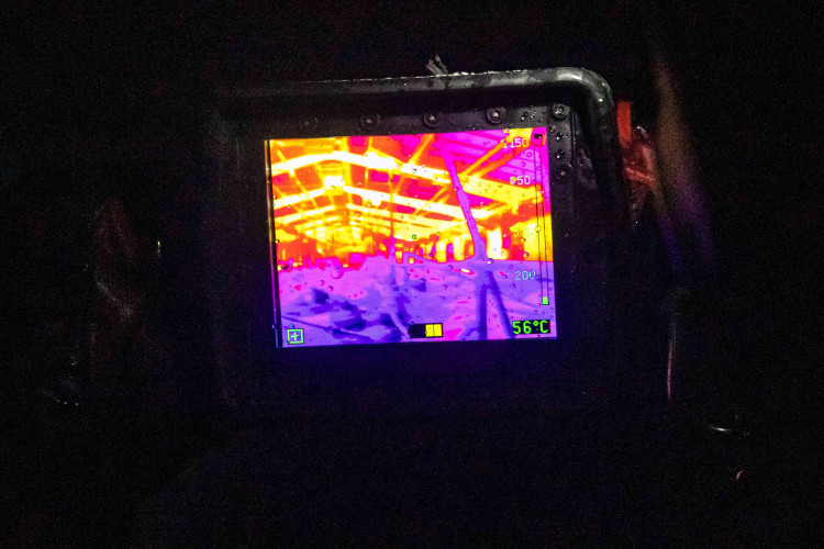 GALERIE: Na Trutnovsku zachvátil požár stáje. Uhynulo asi 150 krav