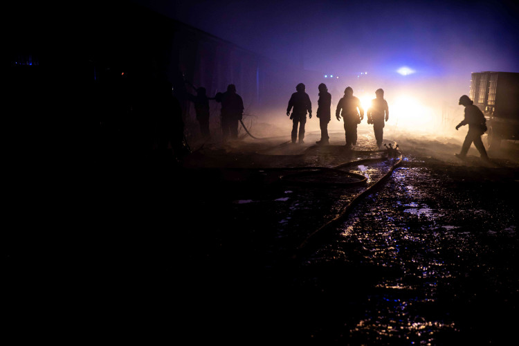 GALERIE: Na Trutnovsku zachvátil požár stáje. Uhynulo asi 150 krav