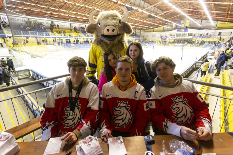 FOTOGALERIE: Vicemistři světa z Přerova rozdávali podpisy na domovském zimáku