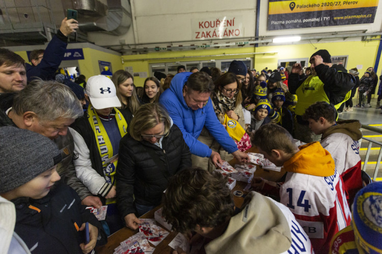 FOTOGALERIE: Vicemistři světa z Přerova rozdávali podpisy na domovském zimáku