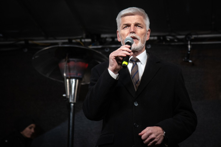 FOTOGALERIE: Staromák zaplnily tisíce lidí. Přišly podpořit Pavla