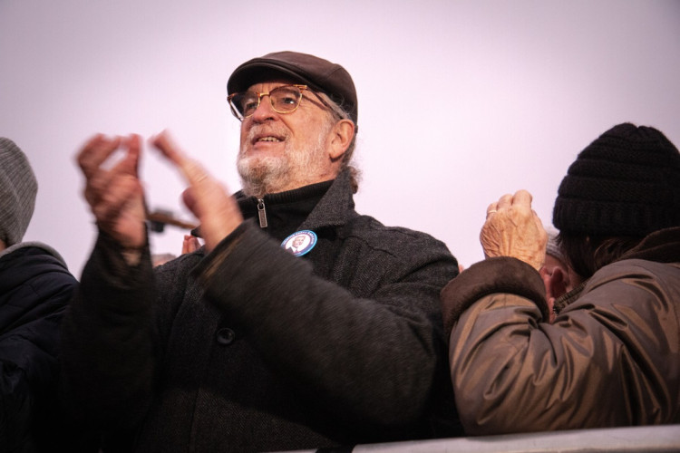 FOTOGALERIE: Staromák zaplnily tisíce lidí. Přišly podpořit Pavla