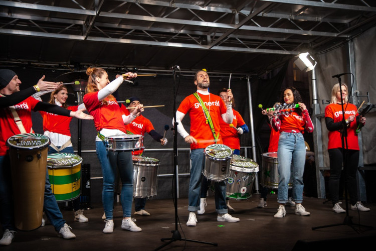 FOTOGALERIE: Staromák zaplnily tisíce lidí. Přišly podpořit Pavla