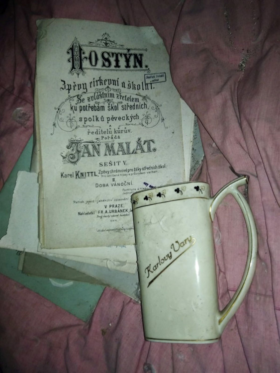 Drobnosti z opuštěných domů na Vysočině