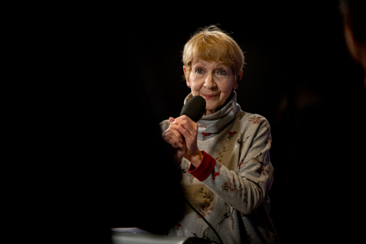 FOTOGALERIE: Podívejte se do zákulisí Pavlova štábu. Přišli umělci i politici