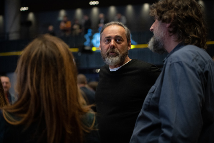 FOTOGALERIE: Podívejte se do zákulisí Pavlova štábu. Přišli umělci i politici