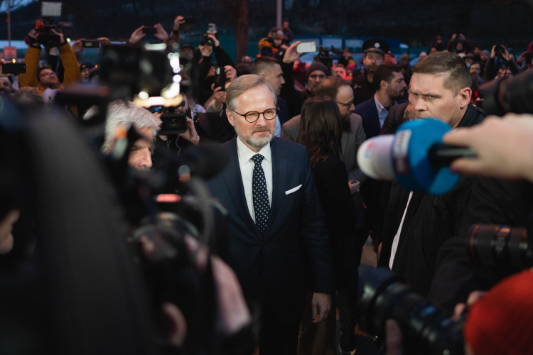 FOTOGALERIE: Podívejte se do zákulisí Pavlova štábu. Přišli umělci i politici