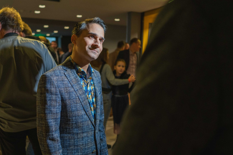 FOTOGALERIE: Podívejte se do zákulisí Pavlova štábu. Přišli umělci i politici