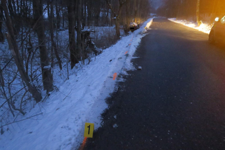 Pod vlivem alkoholu narazila do tří stromů
