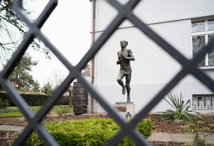 FOTOGALERIE: Ne Rusům na olympiádě! Lidé protestovali před sídlem olympijského výboru