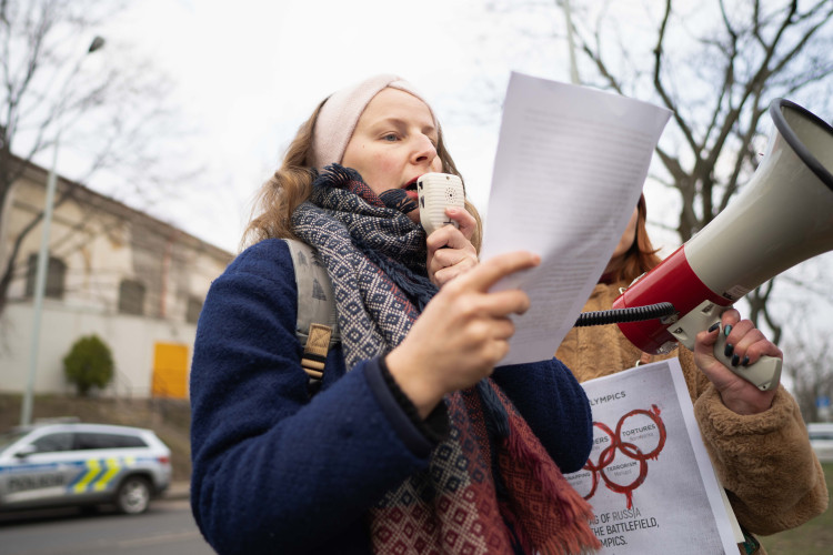 FOTOGALERIE: Ne Rusům na olympiádě! Lidé protestovali před sídlem olympijského výboru