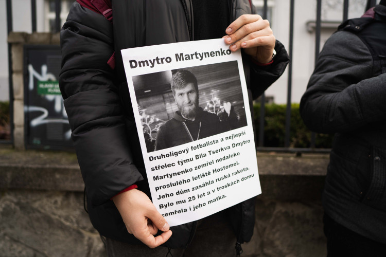 FOTOGALERIE: Ne Rusům na olympiádě! Lidé protestovali před sídlem olympijského výboru