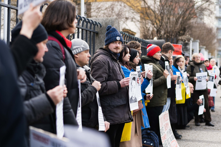 FOTOGALERIE: Ne Rusům na olympiádě! Lidé protestovali před sídlem olympijského výboru
