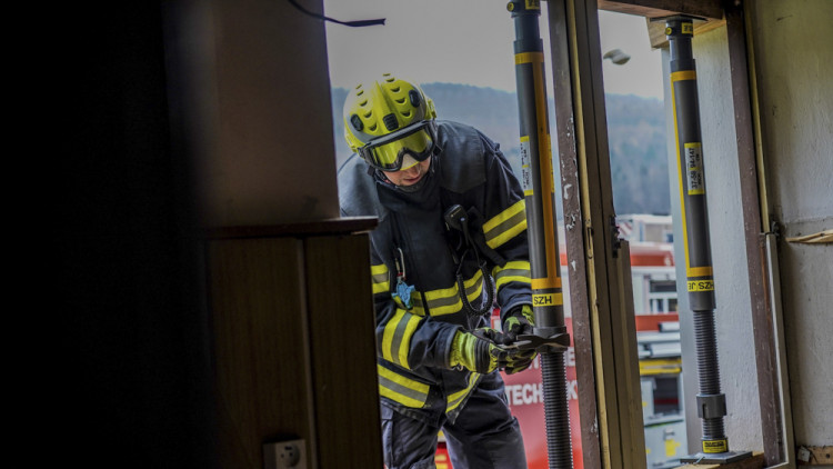 FOTOGALERIE: Rozsáhlé taktické cvičení prověřila schopnosti záchranných složek u havárie cisterny